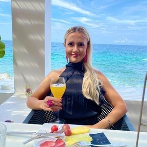 Meet your Posher, Viktoria